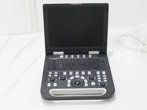 SS-10整机正视实拍,深灰色键盘操作面板