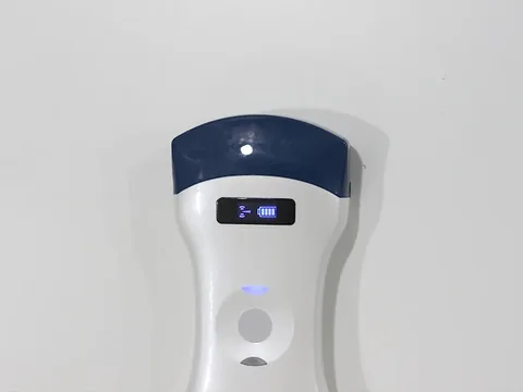 5CT机身正面特写,电量指示屏亮起